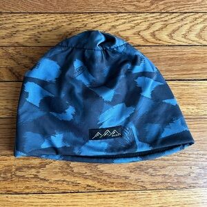 Skida Blue Black Winter Hat